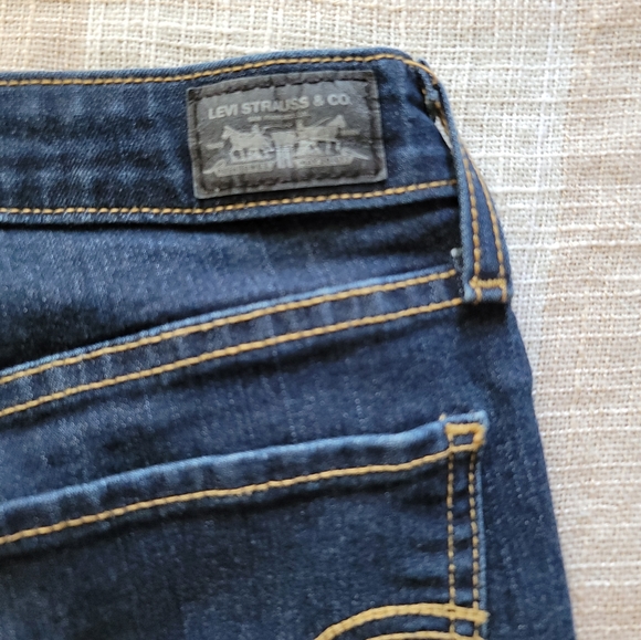 EUC Levi's Dark Wash 535's - Picture 3 of 7